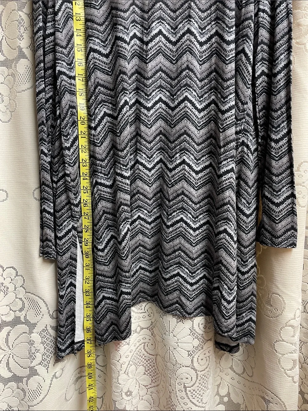 Lightweight Chevron Open-Front Cardigan - Black & Gray New With Tags size large